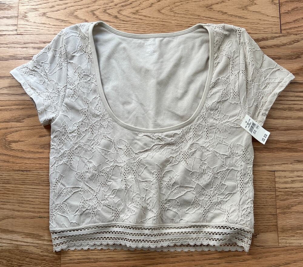New with Tags Aerie Super Chill Off-White Lace Trim Cropped Top